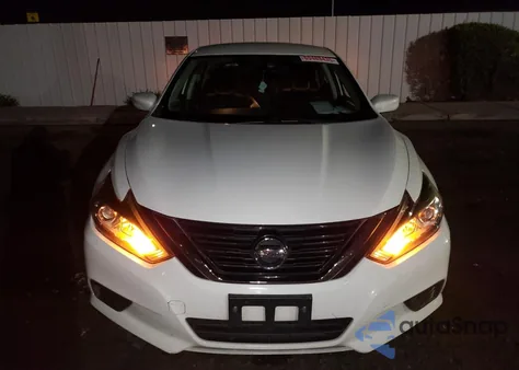 2017 Nissan Altima 2.5 z USA, uszkodzony, nr VIN 1N4AL3AP8HC281621